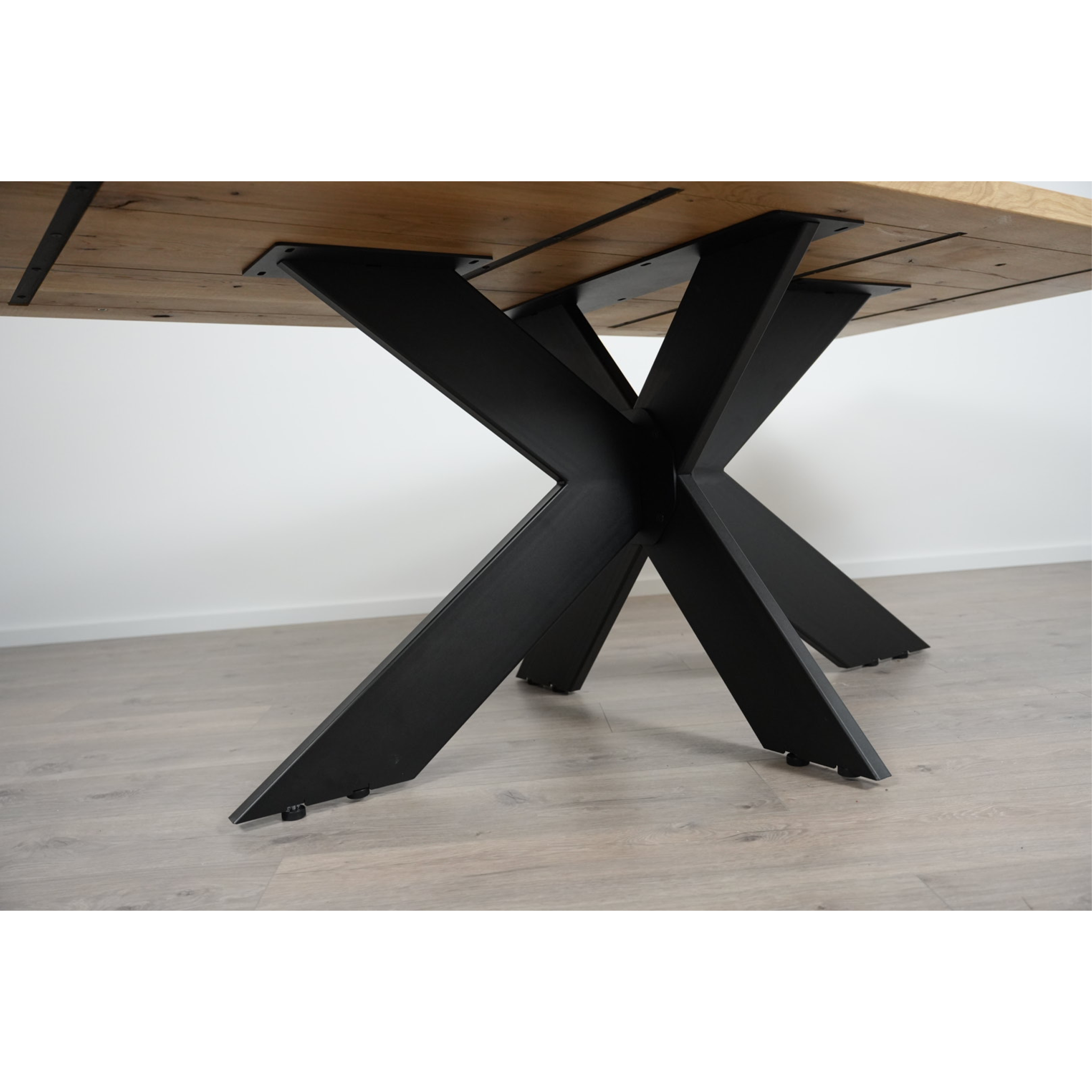 Massivholz Esstisch | Gerade Kante Spider Gestell / Schwarz