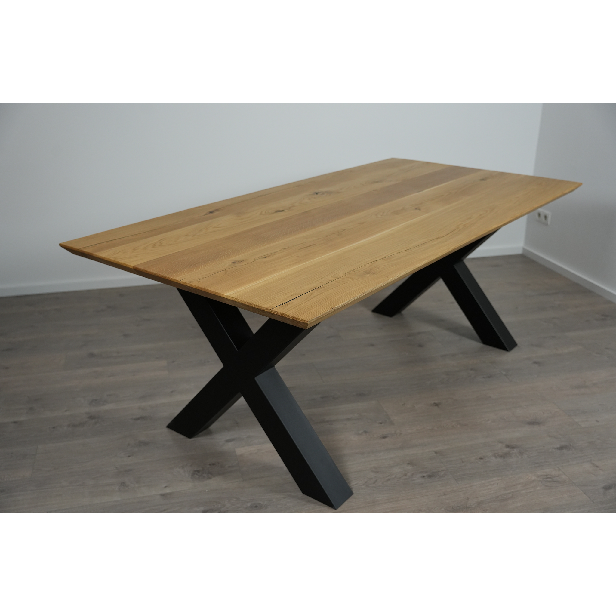 Esstisch Massivholz | Schweizer Kante X - Gestell / Schwarz