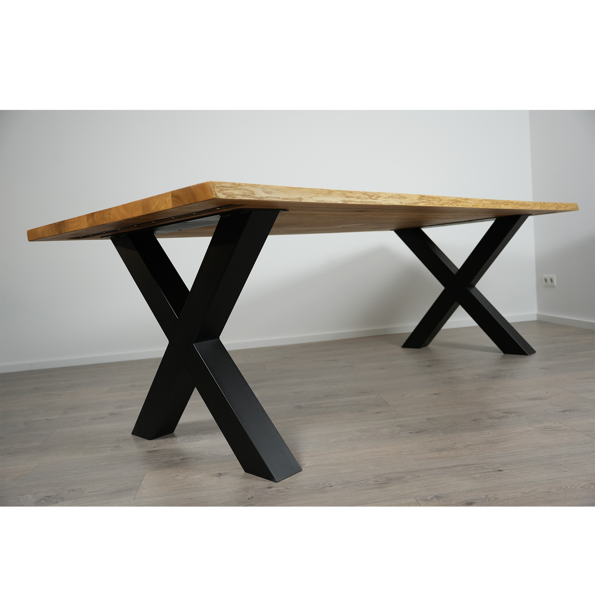 Esstisch Massivholz | Baumkante X - Gestell / Schwarz