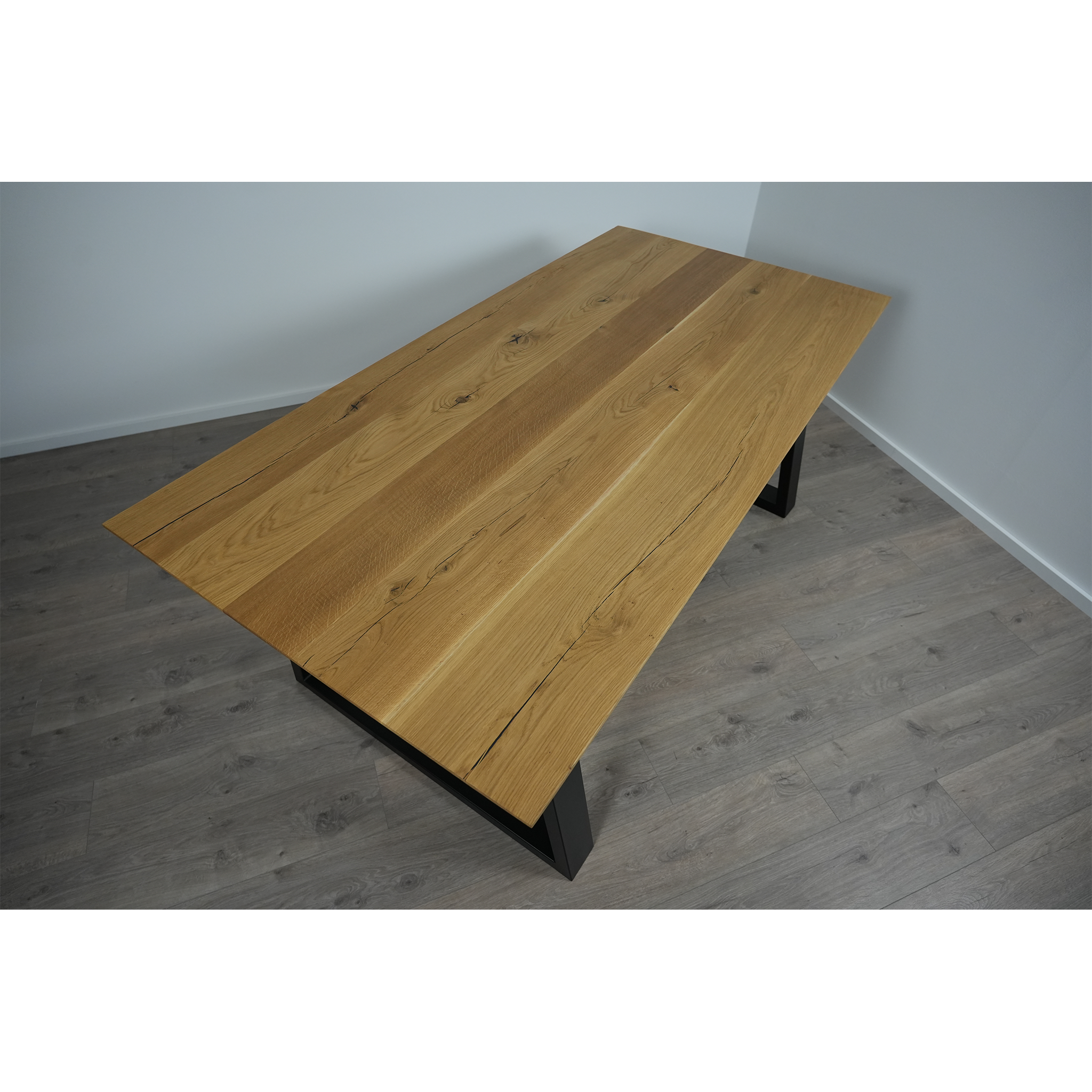 Esstisch Massivholz | Schweizer Kante mit Trapez Gestell / Schwarz