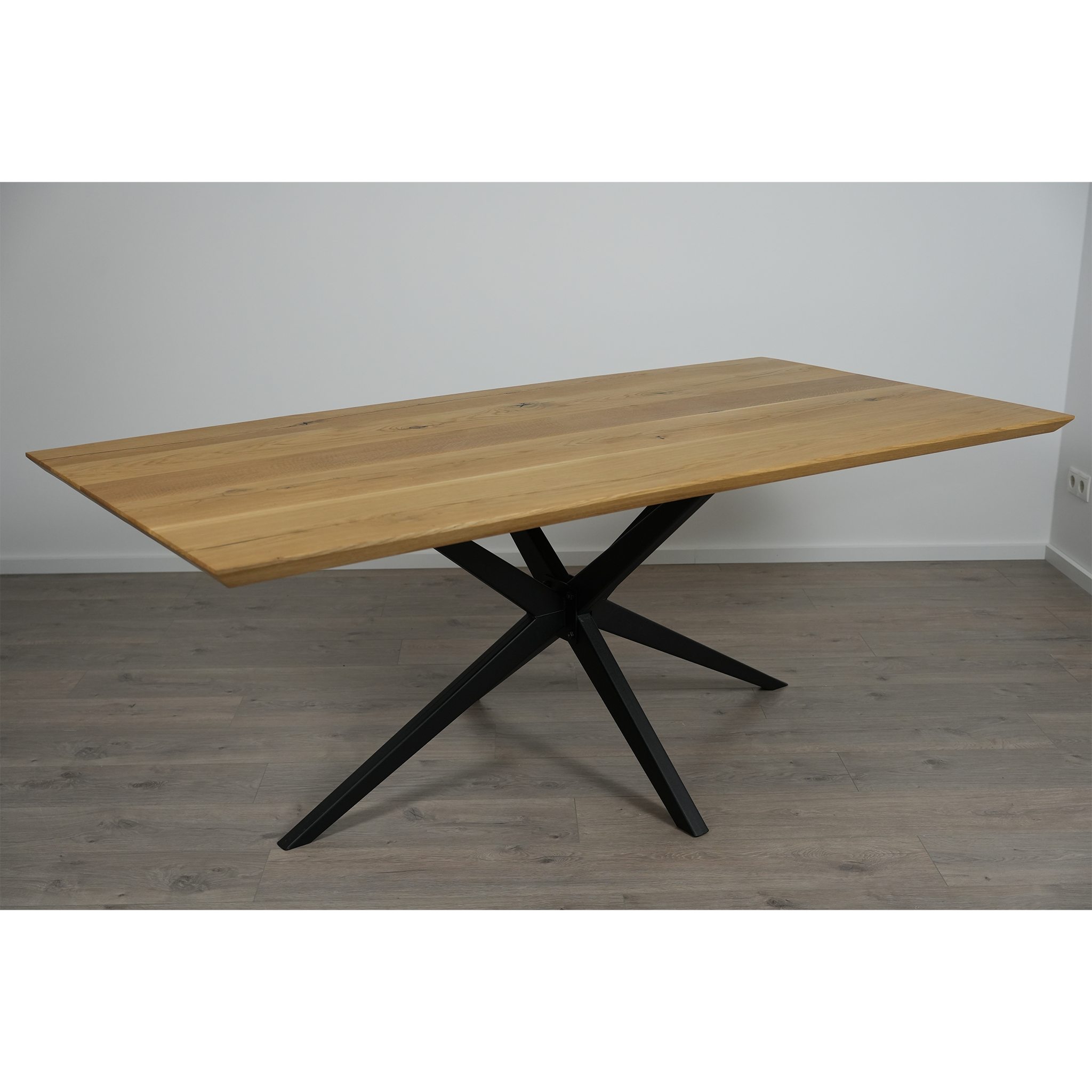 Massivholz Esstisch | Schweizer Kante Tischgestell Spider Fantasy / Schwarz